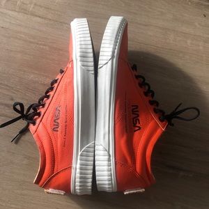 Vans x NASA old skool orange